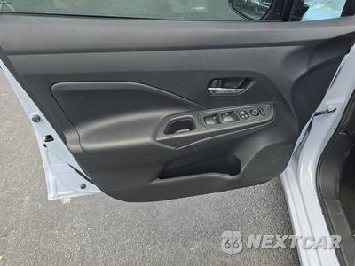 2025 Nissan Versa SV - zdjęcie 9 z 25 - miniatura