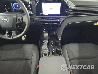2026 Toyota Camry LE - zdjęcie 11 z 23 - miniatura