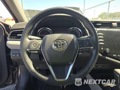 2019 Toyota Camry XLE - zdjęcie 10 z 19 - miniatura