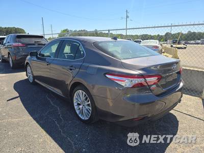 2019 Toyota Camry XLE - zdjęcie 6 z 19 - miniatura