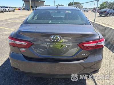 2019 Toyota Camry XLE - zdjęcie 5 z 19 - miniatura