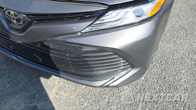 2019 Toyota Camry XLE - zdjęcie 18 z 19 - miniatura
