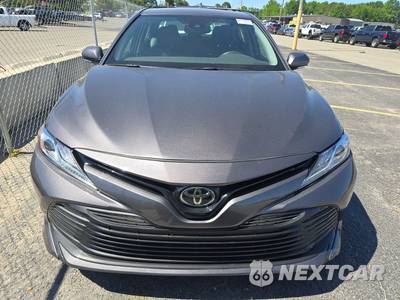 2019 Toyota Camry XLE - zdjęcie 2 z 19 - miniatura