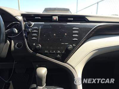 2019 Toyota Camry XLE - zdjęcie 11 z 19 - miniatura