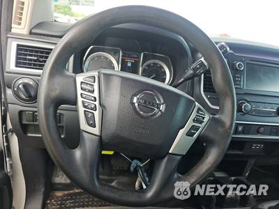 2019 Nissan TITAN S Crew Cab Short Bed - zdjęcie 10 z 35 - miniatura