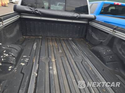 2019 Nissan TITAN SV Extended Cab Medium Bed - zdjęcie 16 z 27 - miniatura
