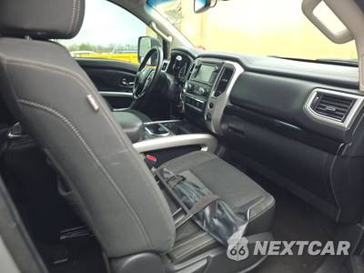2019 Nissan TITAN SV Extended Cab Medium Bed - zdjęcie 8 z 27 - miniatura