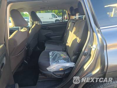 2023 Toyota Highlander LE - zdjęcie 19 z 24 - miniatura