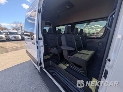 2019 Mercedes-Benz Sprinter 2500 Passenger Van High Roof 144.0" WB - zdjęcie 4 z 20 - miniatura