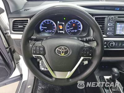 2018 Toyota Highlander LE - zdjęcie 10 z 37 - miniatura