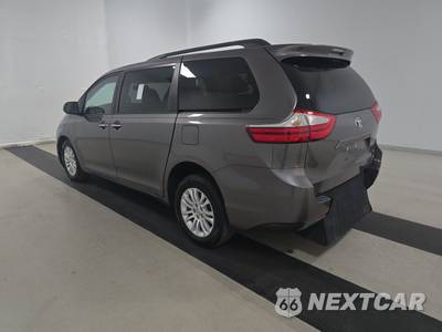 2017 Toyota Sienna XLE 8-Passenger 119.3" WB - zdjęcie 6 z 20 - miniatura