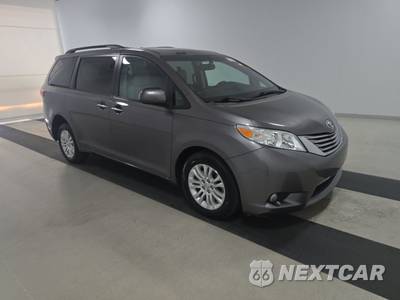 2017 Toyota Sienna XLE 8-Passenger 119.3" WB - zdjęcie 3 z 20 - miniatura