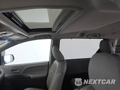 2017 Toyota Sienna XLE 8-Passenger 119.3" WB - zdjęcie 18 z 20 - miniatura