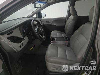 2017 Toyota Sienna XLE 8-Passenger 119.3" WB - zdjęcie 7 z 20 - miniatura