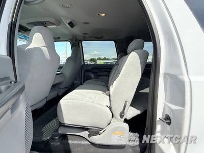 2003 Ford Excursion XLT - zdjęcie 14 z 24 - miniatura