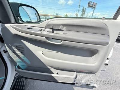 2003 Ford Excursion XLT - zdjęcie 21 z 24 - miniatura