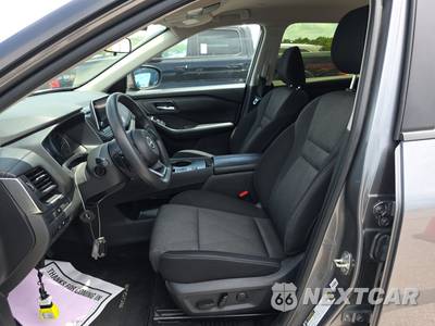 2024 Nissan Rogue SV - zdjęcie 13 z 26 - miniatura