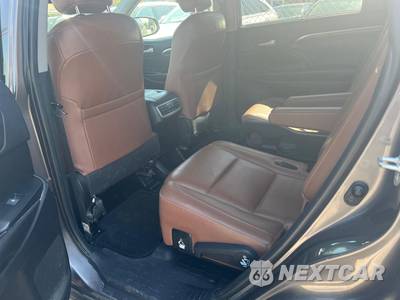 2019 Toyota Highlander Hybrid Limited - zdjęcie 8 z 19 - miniatura