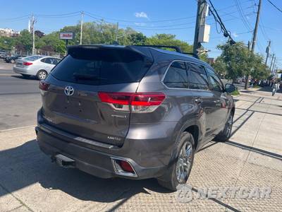2019 Toyota Highlander Hybrid Limited - zdjęcie 5 z 19 - miniatura