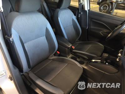 2023 Nissan Versa SV - zdjęcie 8 z 18 - miniatura