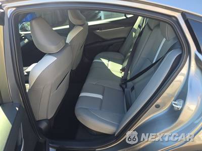 2025 Toyota Camry SE - zdjęcie 13 z 19 - miniatura