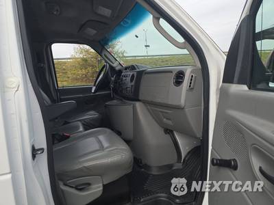 2011 Ford Super Duty E-450 Cutaway DRW - zdjęcie 8 z 23 - miniatura
