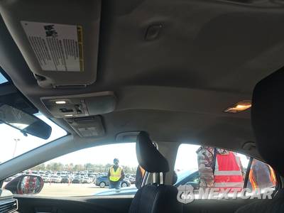 2025 Toyota Camry LE - zdjęcie 17 z 20 - miniatura