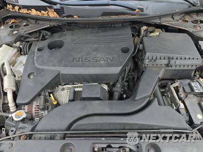2016 Nissan Altima 2.5 SR - zdjęcie 15 z 37 - miniatura