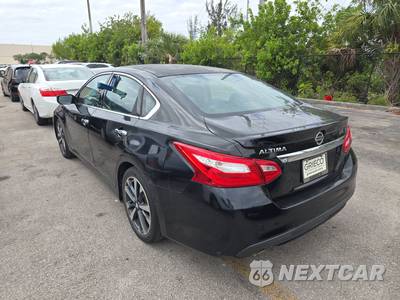 2016 Nissan Altima 2.5 SR - zdjęcie 6 z 37 - miniatura