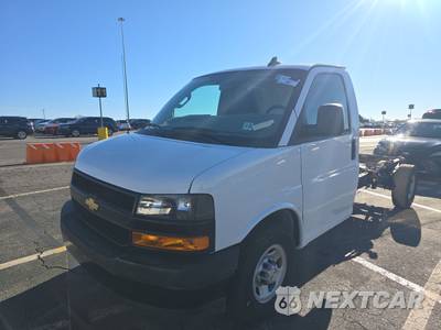 2023 Chevrolet Express 3500 Cutaway 1WT