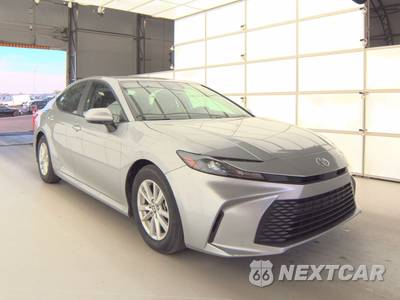 2025 Toyota Camry LE - zdjęcie 3 z 32 - miniatura