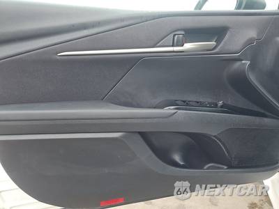 2025 Toyota Camry LE - zdjęcie 9 z 25 - miniatura