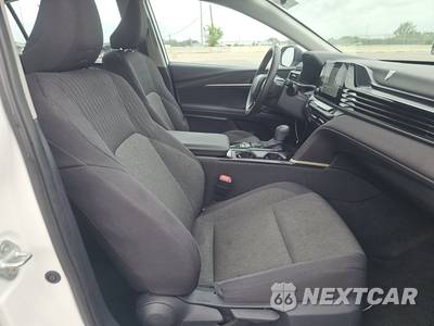 2025 Toyota Camry LE - zdjęcie 8 z 25 - miniatura