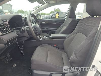 2025 Toyota Camry LE - zdjęcie 7 z 25 - miniatura