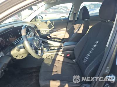 2025 Hyundai Elantra SEL Convenience - zdjęcie 7 z 26 - miniatura