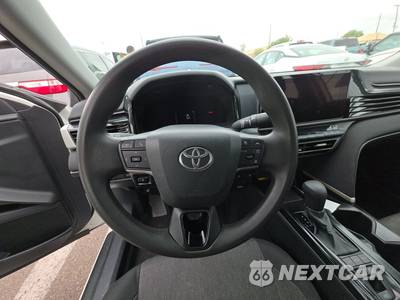 2025 Toyota Camry LE - zdjęcie 10 z 26 - miniatura