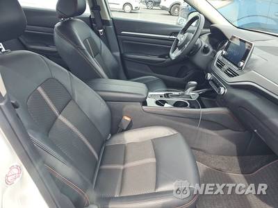 2025 Nissan Altima SR - zdjęcie 8 z 28 - miniatura