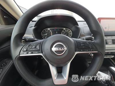 2025 Nissan Altima SV - zdjęcie 10 z 18 - miniatura