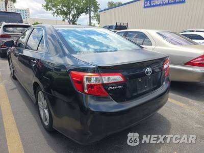 2014 Toyota Camry SE - zdjęcie 6 z 18 - miniatura
