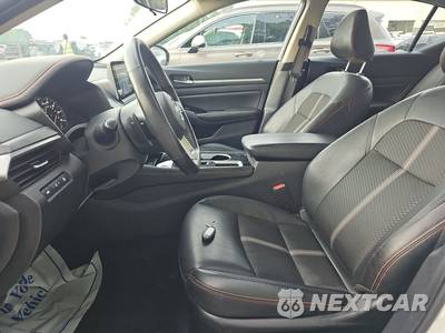 2025 Nissan Altima SR - zdjęcie 7 z 26 - miniatura
