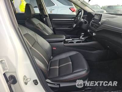 2025 Nissan Altima SR - zdjęcie 8 z 26 - miniatura
