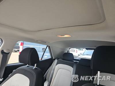 2025 Hyundai Venue SEL - zdjęcie 19 z 21 - miniatura