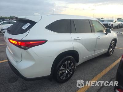 2021 Toyota Highlander XLE - zdjęcie 4 z 18 - miniatura