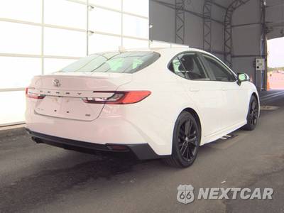 2025 Toyota Camry SE - zdjęcie 4 z 21 - miniatura