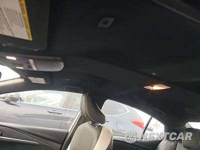 2025 Toyota Camry SE - zdjęcie 17 z 21 - miniatura