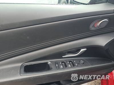 2025 Hyundai Elantra Limited - zdjęcie 9 z 16 - miniatura