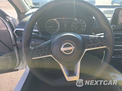 2025 Nissan Altima SV - zdjęcie 10 z 29 - miniatura