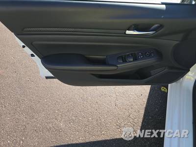 2025 Nissan Altima SV - zdjęcie 9 z 29 - miniatura