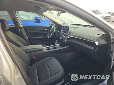 2025 Nissan Altima SV - zdjęcie 8 z 24 - miniatura