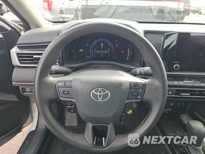2025 Toyota Camry LE - zdjęcie 10 z 35 - miniatura